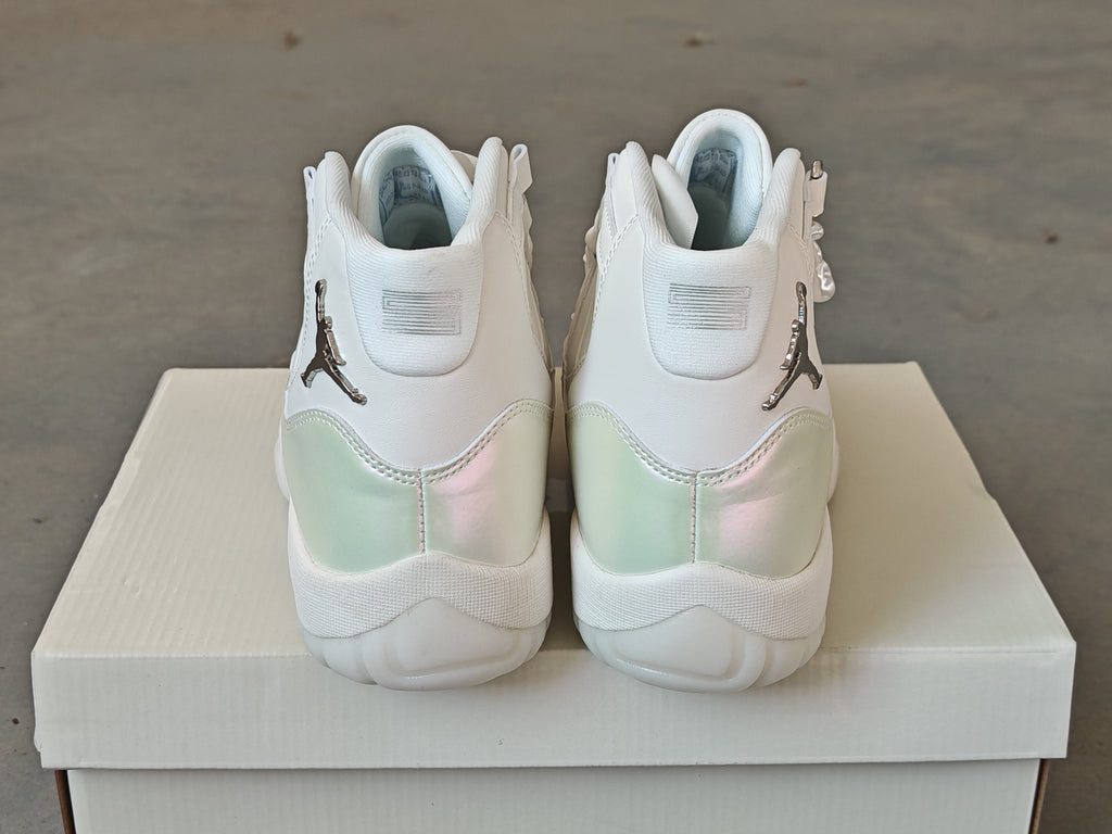 Air Jordan 11 Retro Sail & Pearl Gray AR0715-110