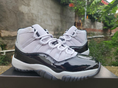 Air Jordan 11 Gray & Black Sneakers