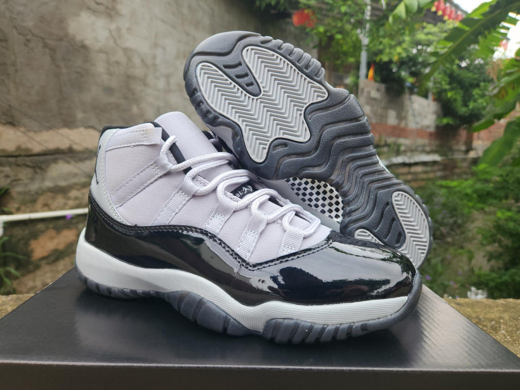 Air Jordan 11 Gray & Black Sneakers