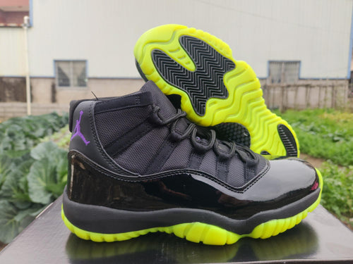 Air Jordan 11 Retro Black & Green Sneakers