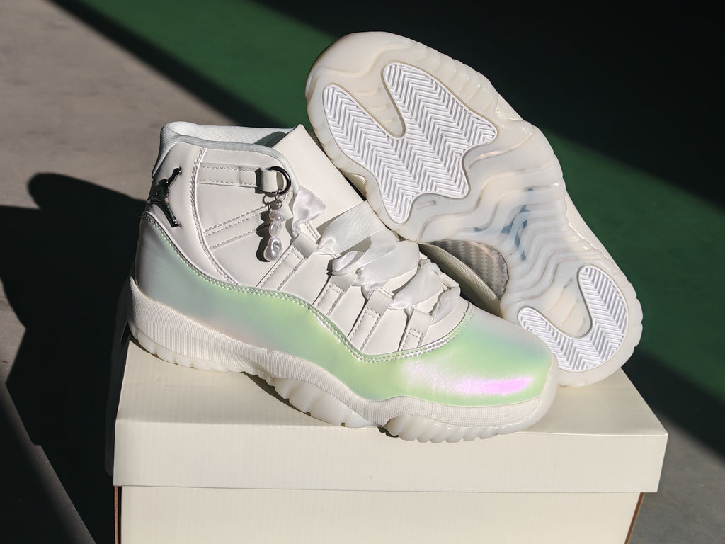 Air Jordan 11 Retro Sail & Pearl Gray AR0715-110