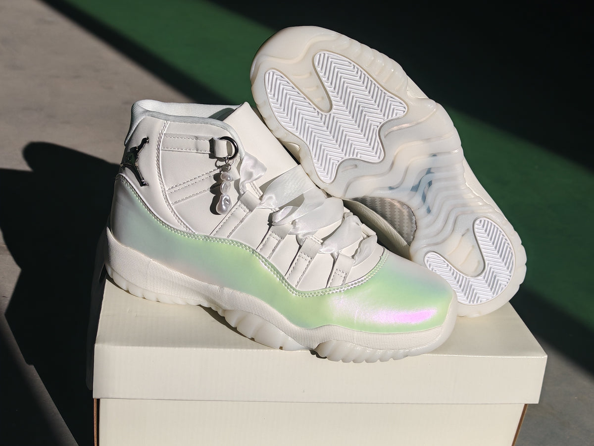 Air Jordan 11 Retro Sail & Pearl Gray AR0715-110